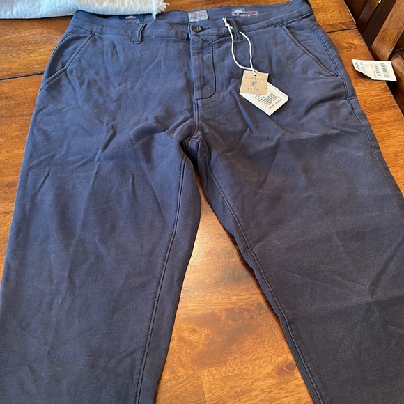 Faherty Brand men’s stretch Terry chino - Picture 3 of 5
